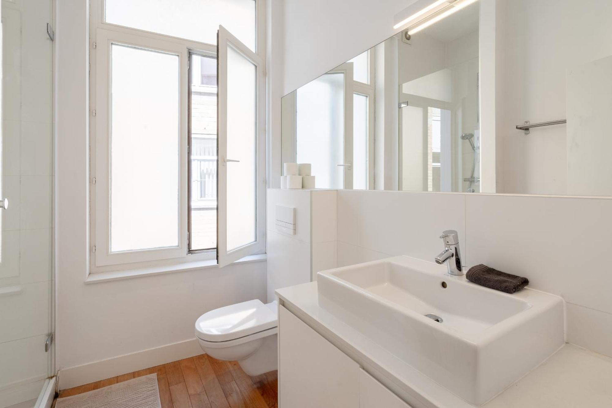 Beautiful Modern Apartment In The Heart Of アントウェルペン エクステリア 写真