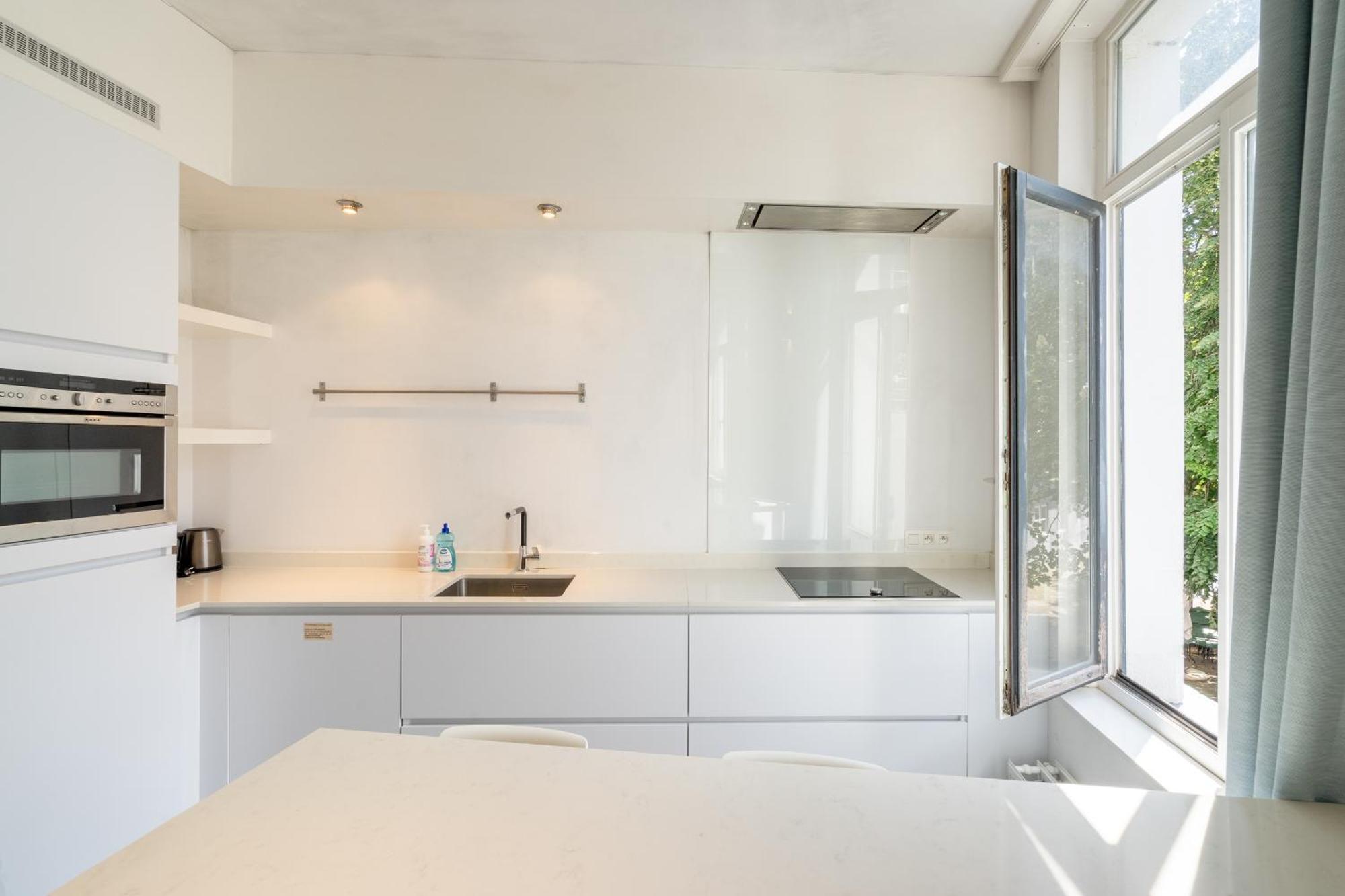 Beautiful Modern Apartment In The Heart Of アントウェルペン エクステリア 写真