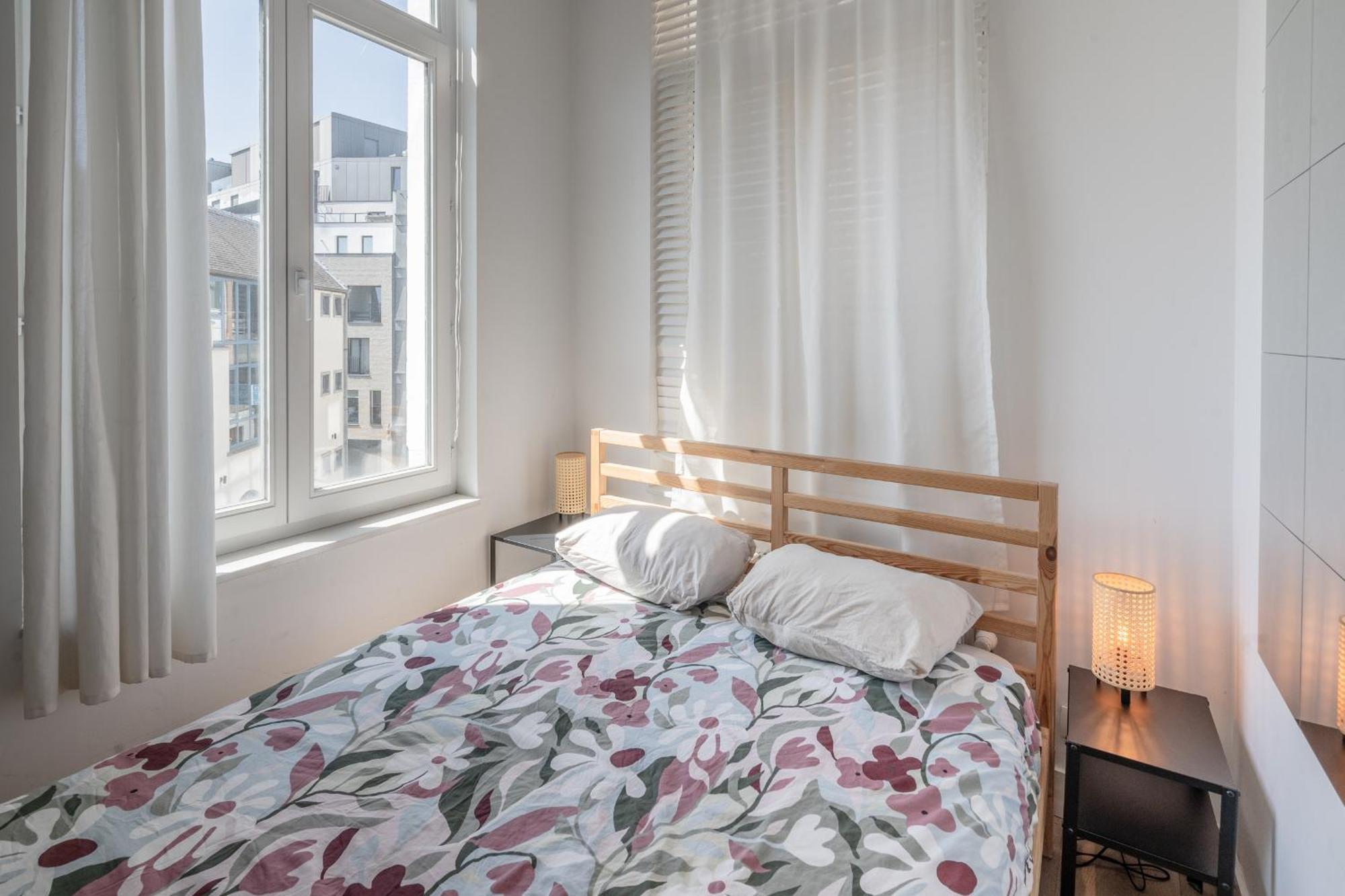Beautiful Modern Apartment In The Heart Of アントウェルペン エクステリア 写真